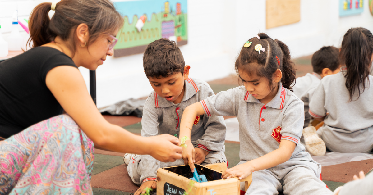 En este momento estás viendo Las metodologías activas y el aprendizaje a través del descubrimiento: un camino necesario para el desarrollo de habilidades en niñas y niños