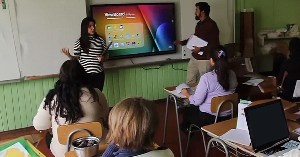 En este momento estás viendo Capacitación de Pantallas Inteligentes en Escuela Particular de Malihue